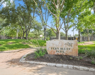 17841 Park Valley Dr - Photo Thumbnail 20