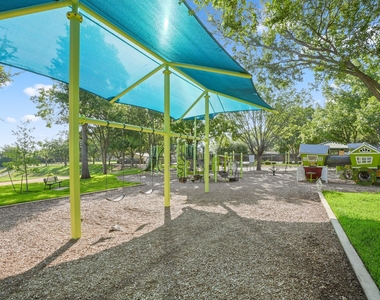 17841 Park Valley Dr - Photo Thumbnail 23