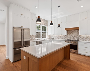1919 W 38th St - Photo Thumbnail 8