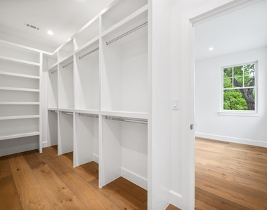 1919 W 38th St - Photo Thumbnail 24