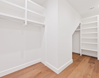1919 W 38th St - Photo Thumbnail 23