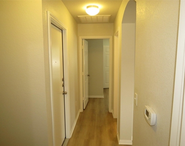 375 Musgrav - Photo Thumbnail 22
