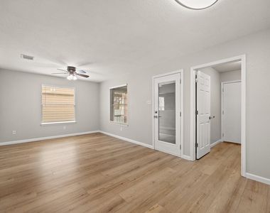 1429 Davis Mountain Loop - Photo Thumbnail 14