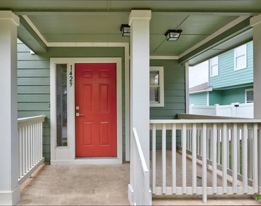 1429 Davis Mountain Loop - Photo Thumbnail 2