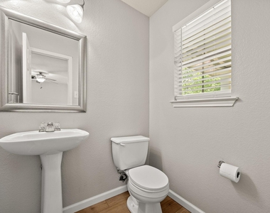 1429 Davis Mountain Loop - Photo Thumbnail 8
