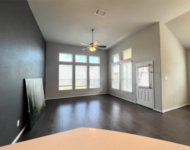 613 Palmilla St - Photo Thumbnail 23