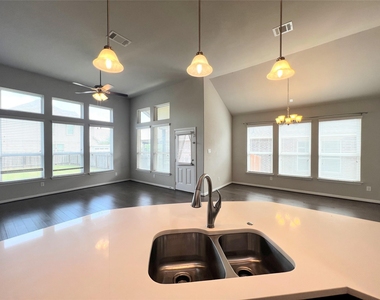 613 Palmilla St - Photo Thumbnail 24