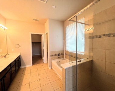 613 Palmilla St - Photo Thumbnail 14