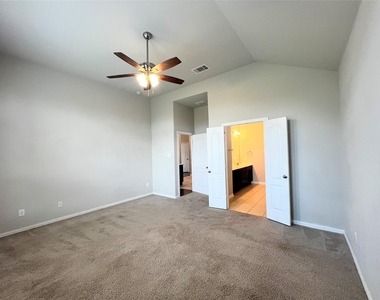 613 Palmilla St - Photo Thumbnail 13