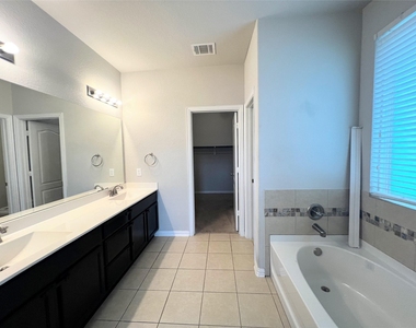 613 Palmilla St - Photo Thumbnail 15