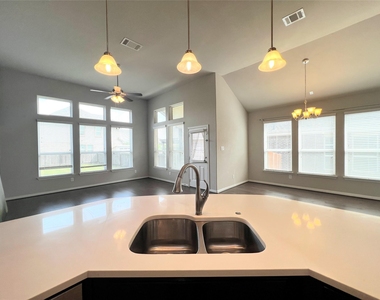 613 Palmilla St - Photo Thumbnail 12