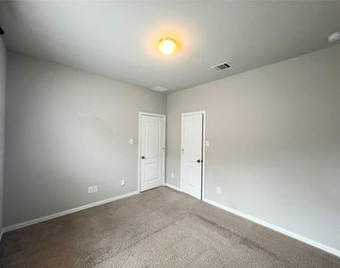 613 Palmilla St - Photo Thumbnail 29