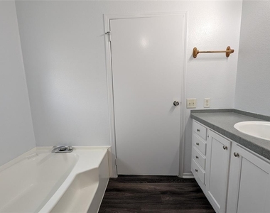 4416 Magin Meadow Dr - Photo Thumbnail 11
