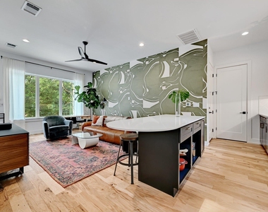 1407 Greenwood Ave - Photo Thumbnail 8