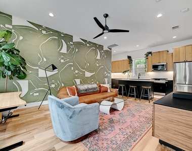 1407 Greenwood Ave - Photo Thumbnail 3