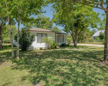 511 Sloan St - Photo Thumbnail 1