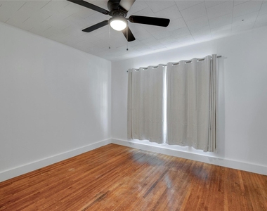 511 Sloan St - Photo Thumbnail 12