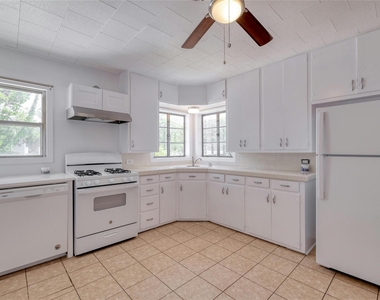 511 Sloan St - Photo Thumbnail 8