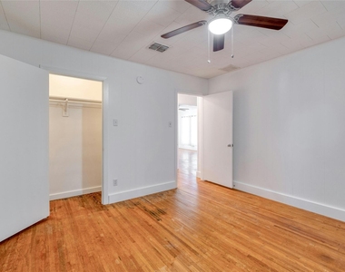 511 Sloan St - Photo Thumbnail 11