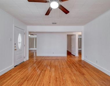 511 Sloan St - Photo Thumbnail 6