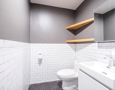 2302 East Side Dr - Photo Thumbnail 13