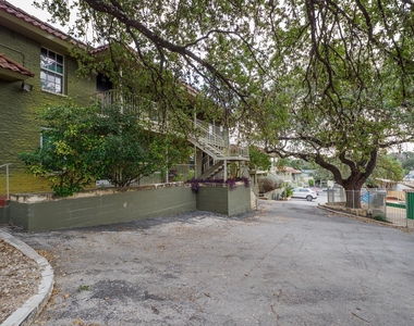 2302 East Side Dr - Photo Thumbnail 1