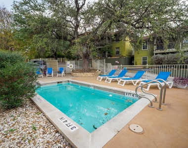 2302 East Side Dr - Photo Thumbnail 17