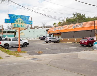 2302 East Side Dr - Photo Thumbnail 18