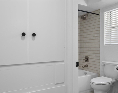 806 E 13th St - Photo Thumbnail 22