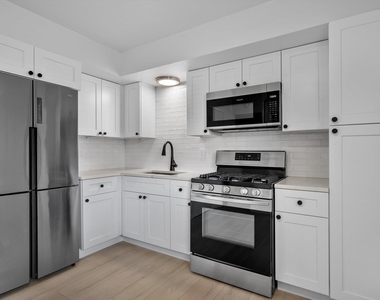 806 E 13th St - Photo Thumbnail 10