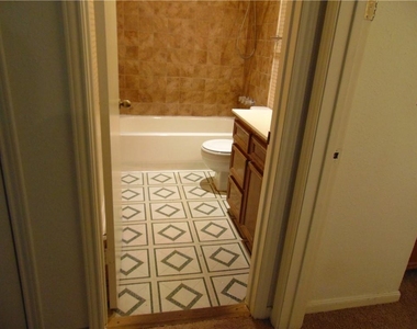 3115 Tom Green St - Photo Thumbnail 11