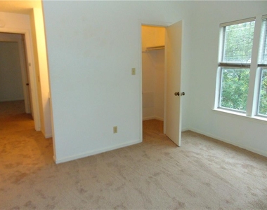 3115 Tom Green St - Photo Thumbnail 14