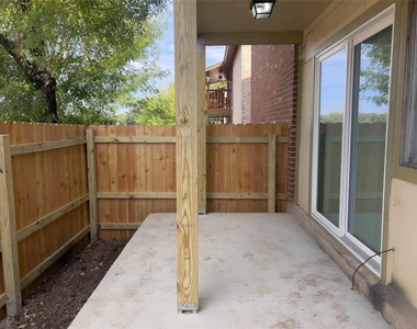 8907 Parkfield Dr - Photo Thumbnail 17