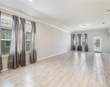 107 Barley Fork Ln - Photo Thumbnail 3