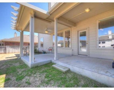 1553 Homewood Cir - Photo Thumbnail 9