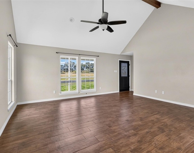 2500 Center Point Rd - Photo Thumbnail 6