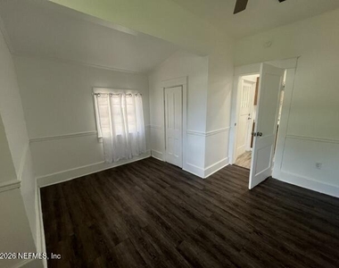 108 Fern Street - Photo Thumbnail 8