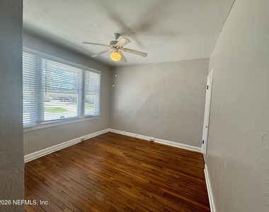 2504 Park Street - Photo Thumbnail 8