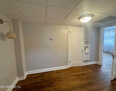 2504 Park Street - Photo Thumbnail 4