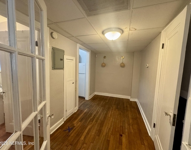 2504 Park Street - Photo Thumbnail 3