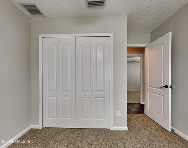 6463 Silk Leaf Lane - Photo Thumbnail 12