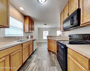 6463 Silk Leaf Lane - Photo Thumbnail 6