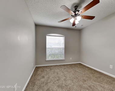 6463 Silk Leaf Lane - Photo Thumbnail 11