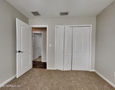 6463 Silk Leaf Lane - Photo Thumbnail 14