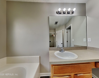 6463 Silk Leaf Lane - Photo Thumbnail 9