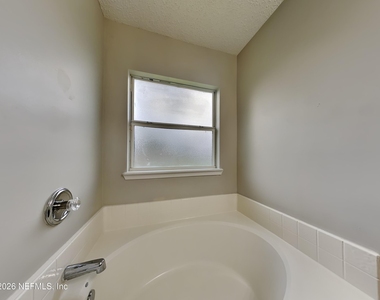 6463 Silk Leaf Lane - Photo Thumbnail 10