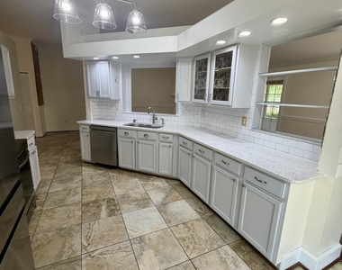 1523 Blue Heron Court - Photo Thumbnail 18