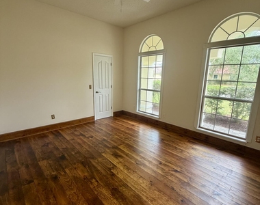 1523 Blue Heron Court - Photo Thumbnail 7