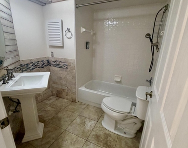 1523 Blue Heron Court - Photo Thumbnail 9