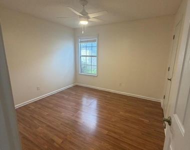 1523 Blue Heron Court - Photo Thumbnail 11